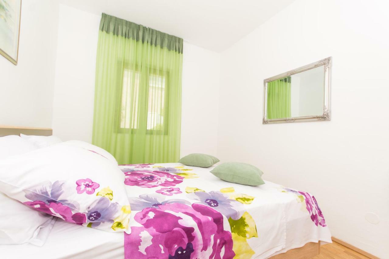 Holiday Home Ruzmarin Трогир Экстерьер фото