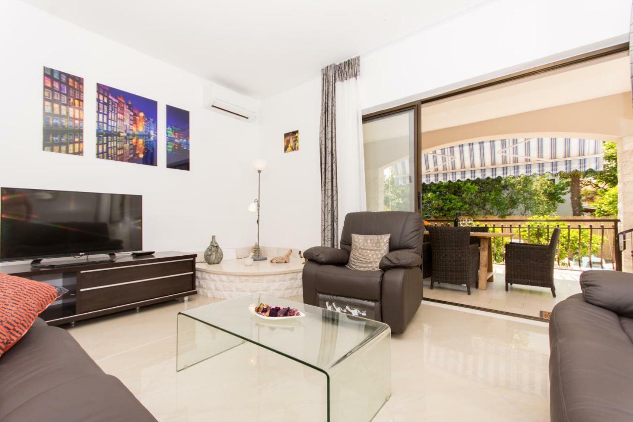 Holiday Home Ruzmarin Трогир Экстерьер фото